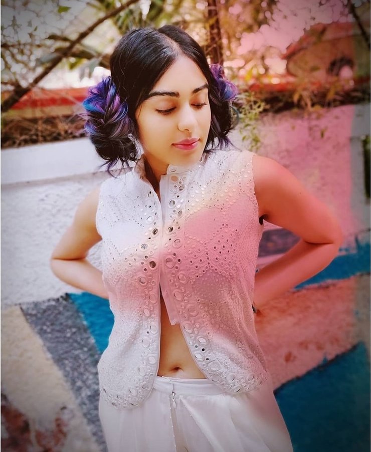 Captivating Looks Of Commando’s Actress Adah Sharma Make Hearts Race