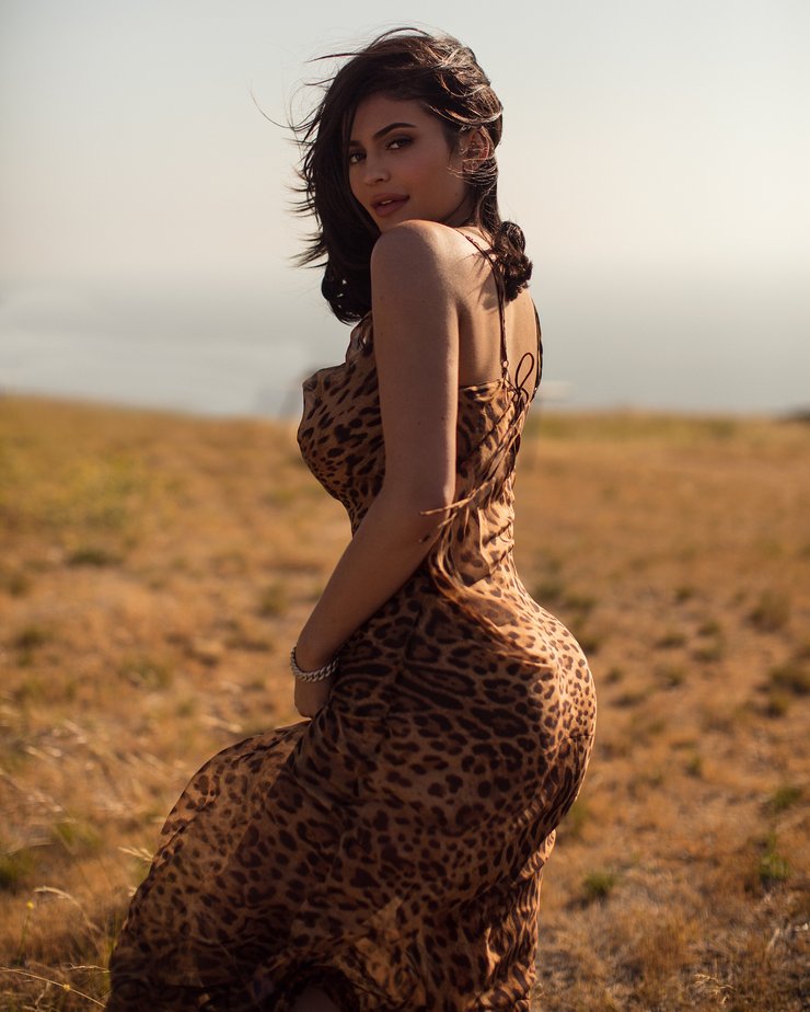 Kylie Jenner 32