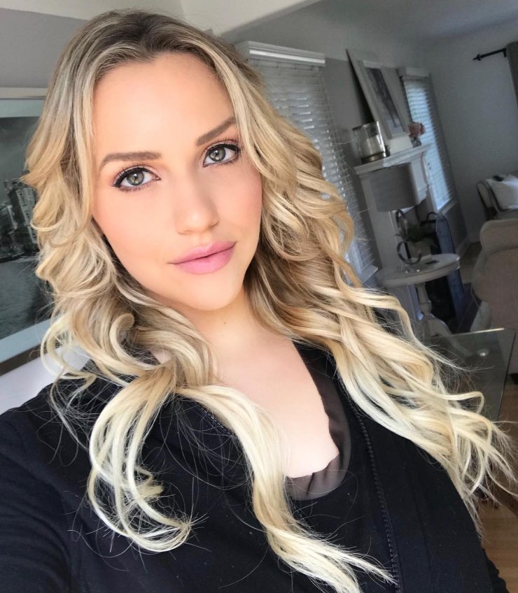 American Pornographic Actress Mia Malkova Appears In Rgv S Climax