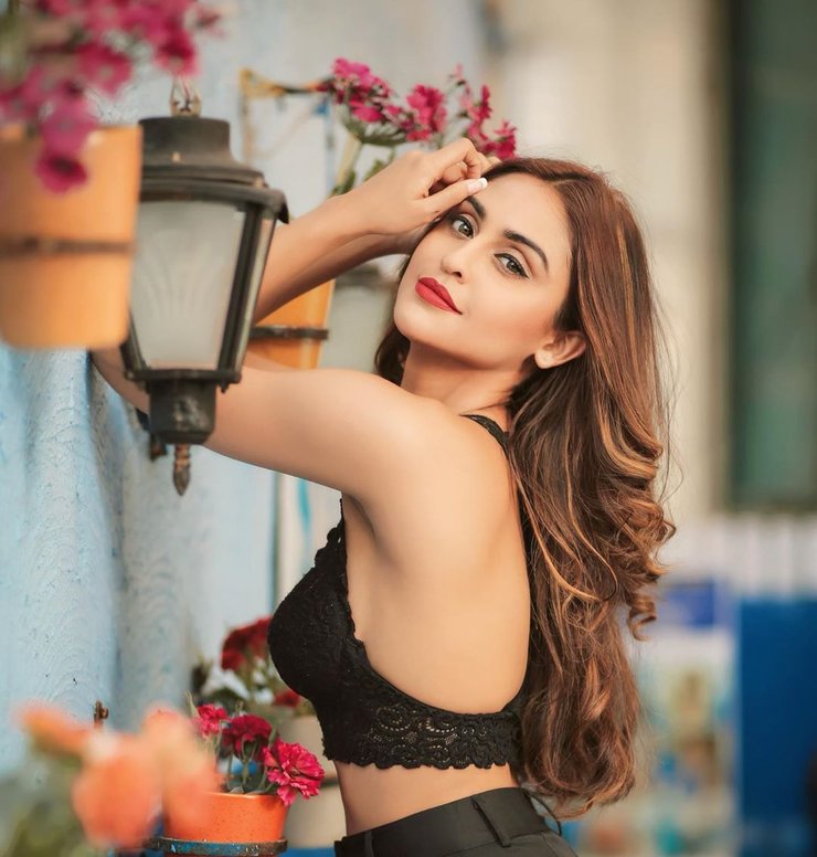 Krystle Dsouza 20