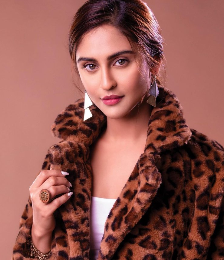 Krystle Dsouza 7