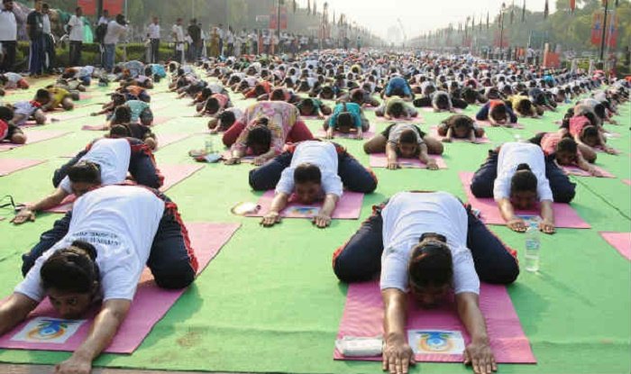 Delhi: International Yoga fest to begin today | Free Fire maintenance