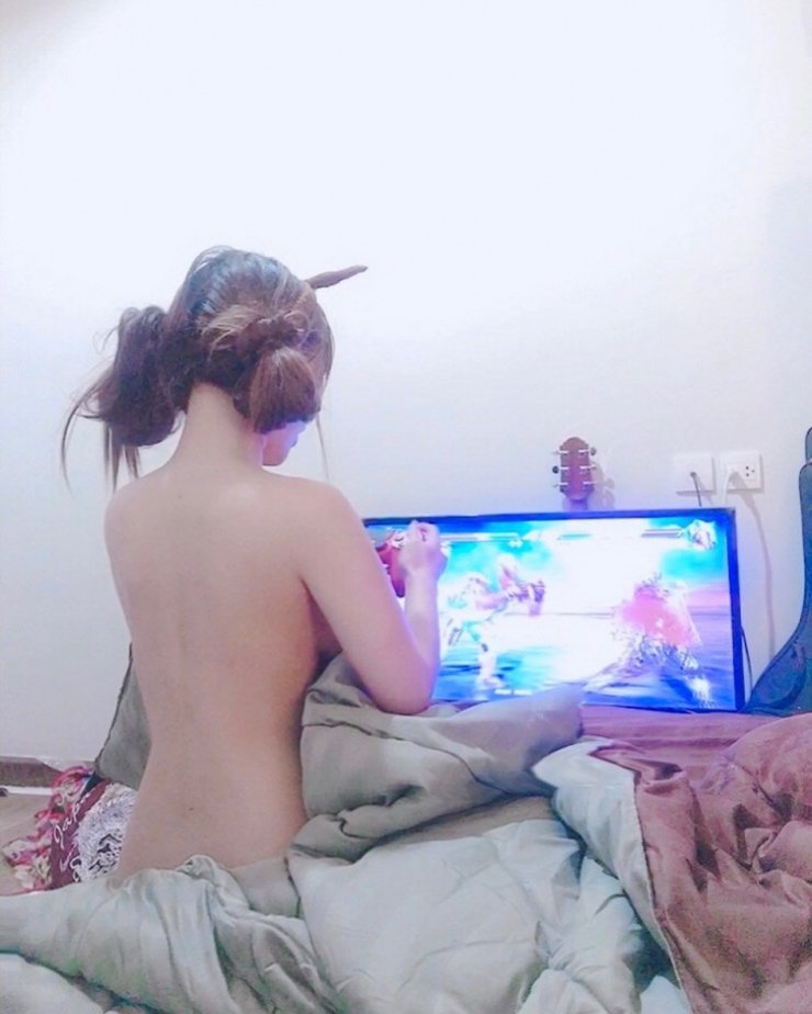 Gamer girl topless