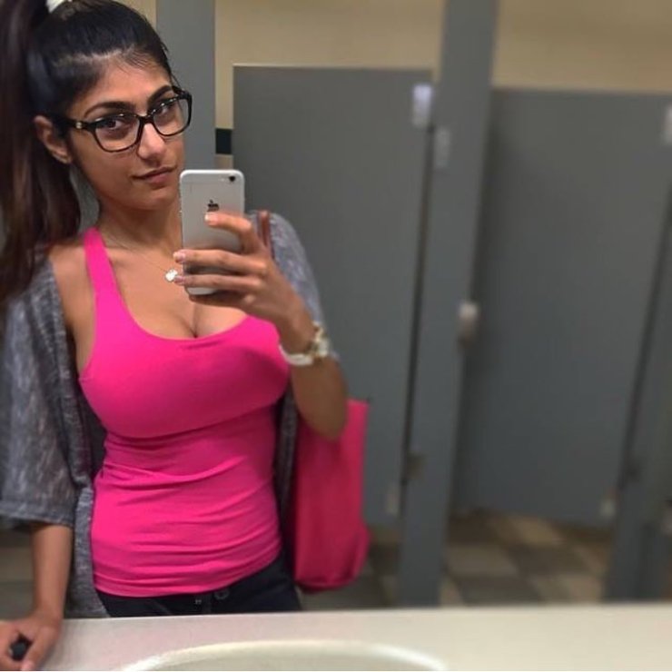 Pornhub Icon Mia Khalifa Posts Cute Selfie After Wedding Postponed.