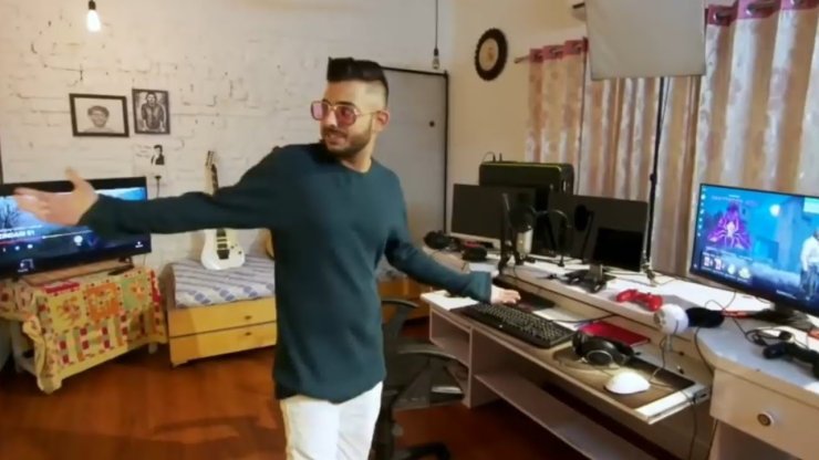 carryminati setup room