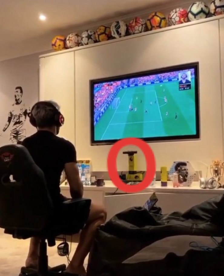 kun aguero fifa4