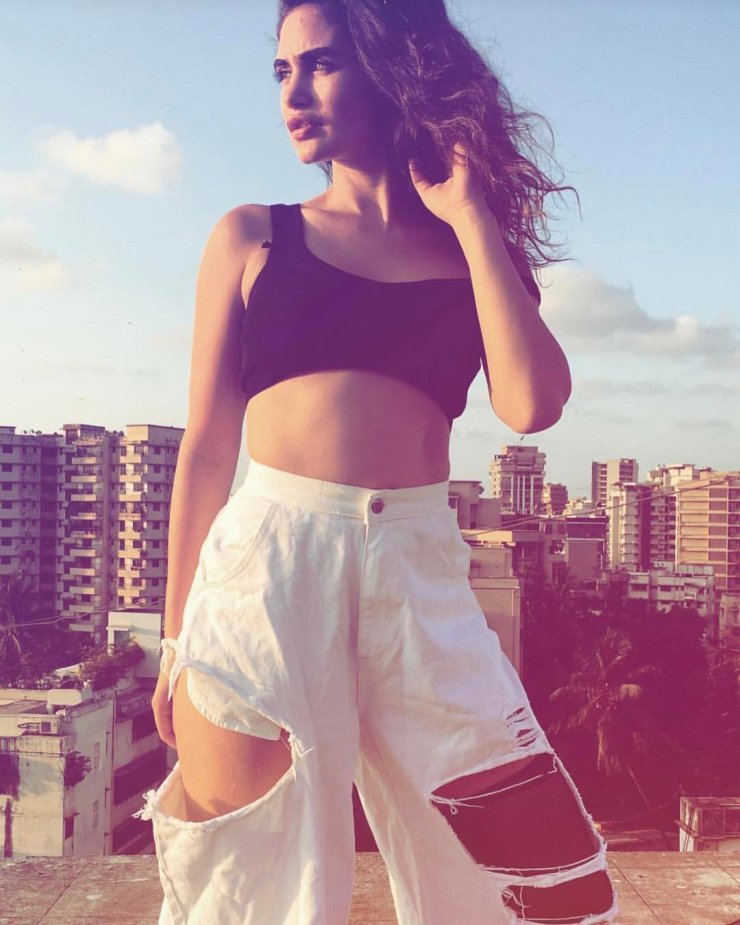 Gabriella Demetriades 30