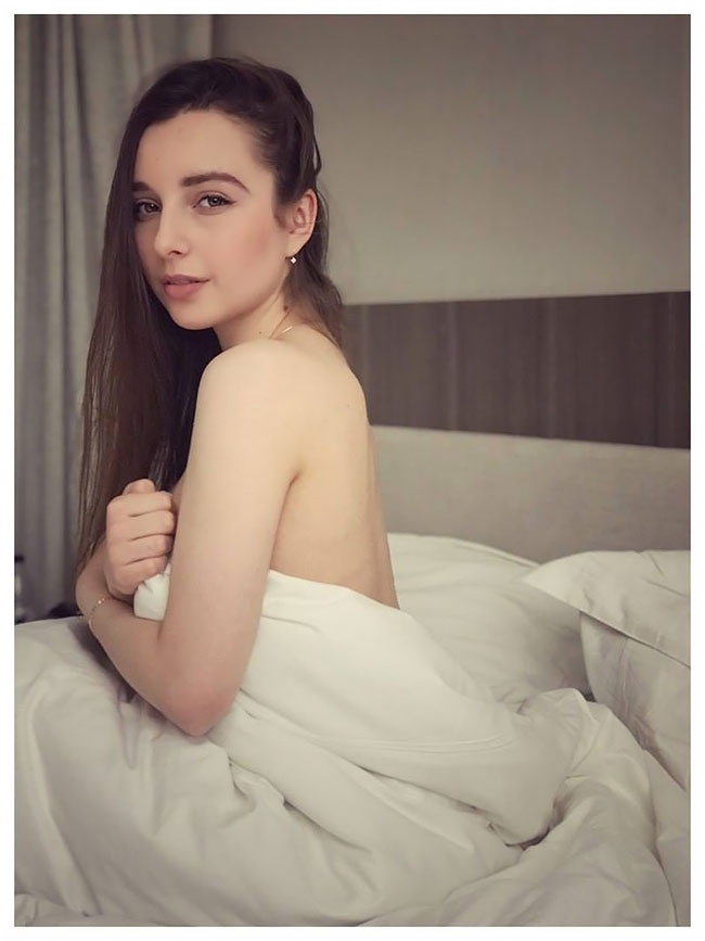 Elena Back