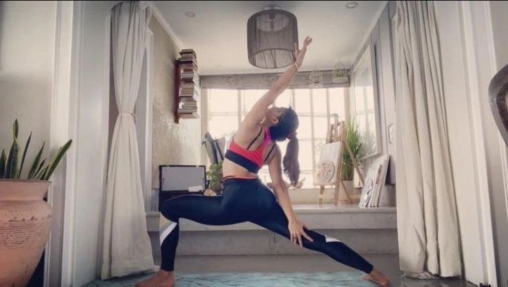 Jacqueline Fernandez yoga