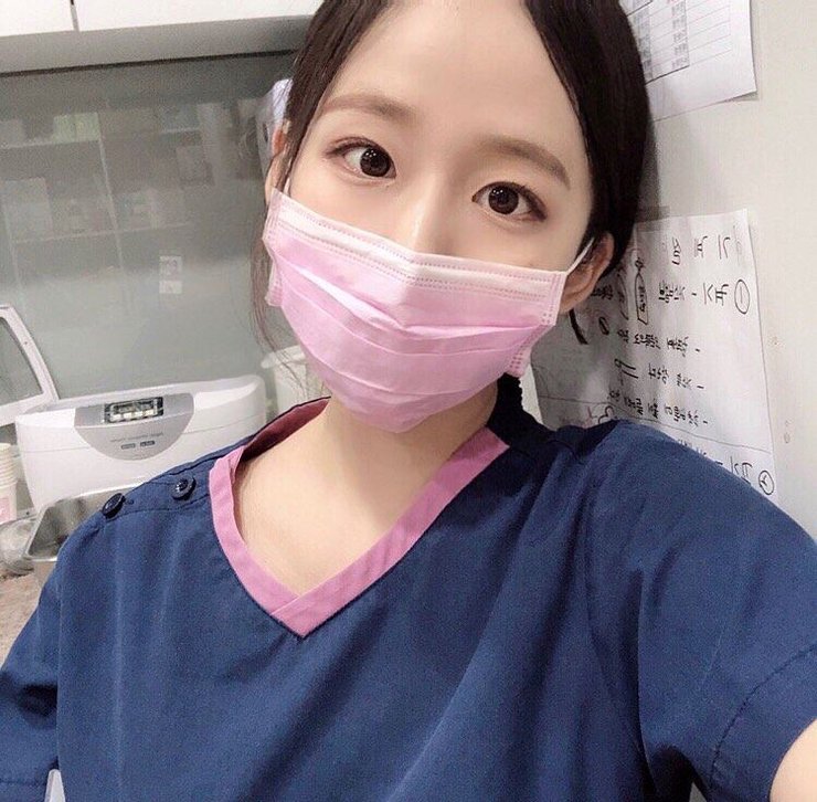 Remove Face  Mask  Girl  Becomes The Most Beautiful Dentist 