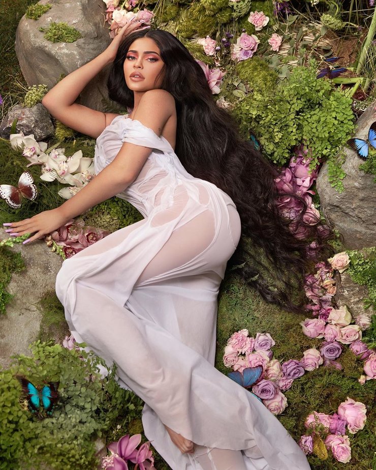 Kylie Jenner 40