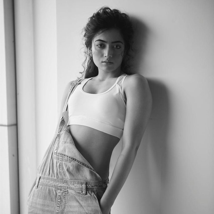 740px x 740px - Top Celebrities To Join Black And White Challenge: Mia Khalifa, Sara Ali  Khan, Sonam Kapoor And Many Others