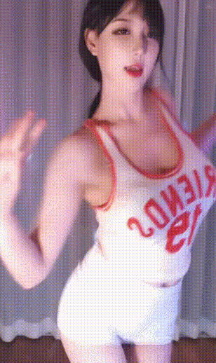 Female Streamer