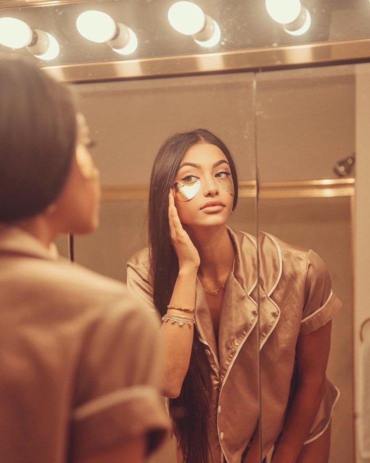 Alanna Panday Grabs Your Heart With These Extra Hot Stills