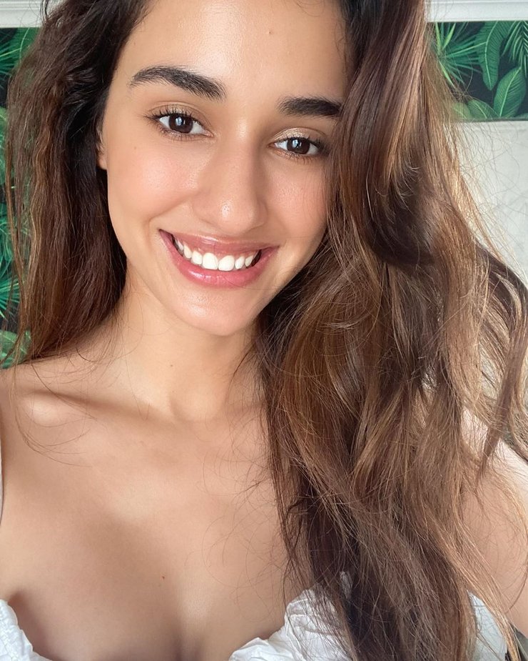 Disha Patani Looks Sweet As Pretty Sunflowers On Her Charming Dress