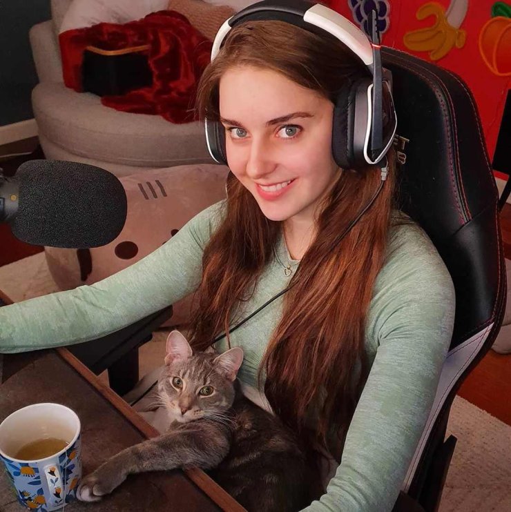 Meet Popular Female Aussie Streamer That Rocks The Gaming Community