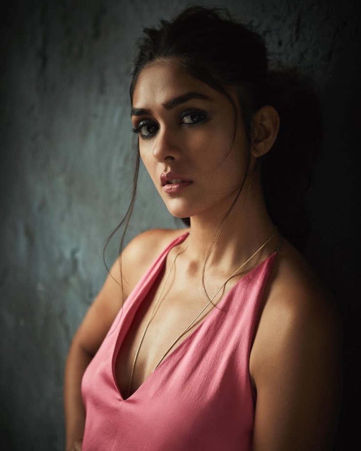 Mrunal Thakur 30