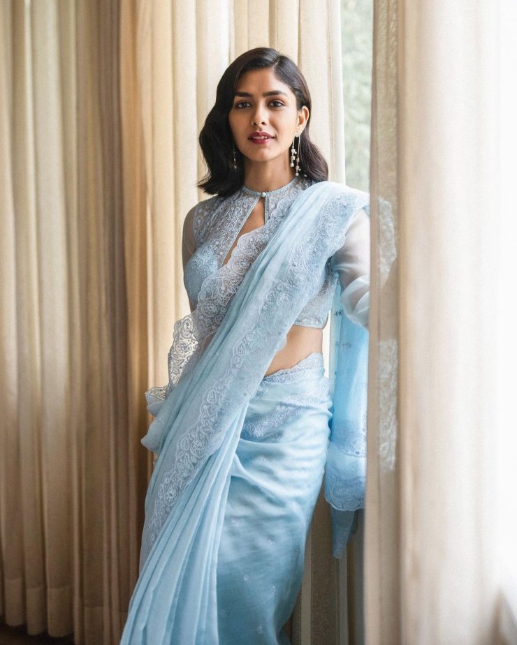 Mrunal Thakur 8