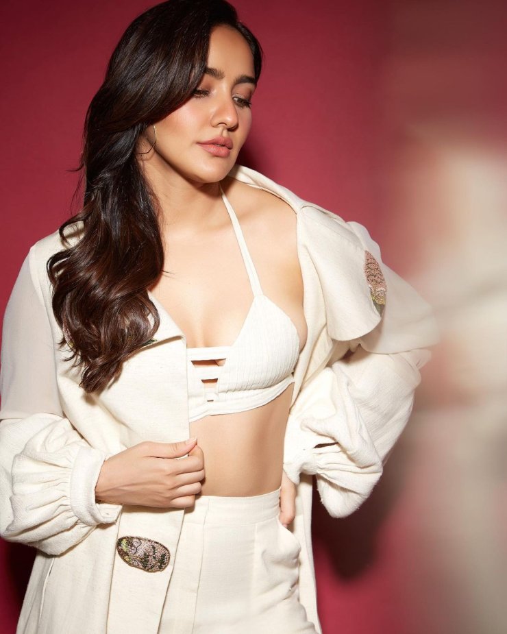Neha Sharma 9