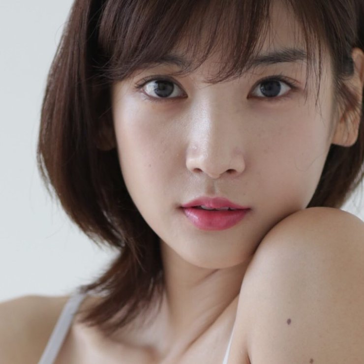Ga Ins sexy charisma explodes in GQ Korea photoshoot