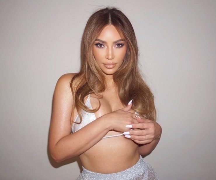 Kim Kardashian 26