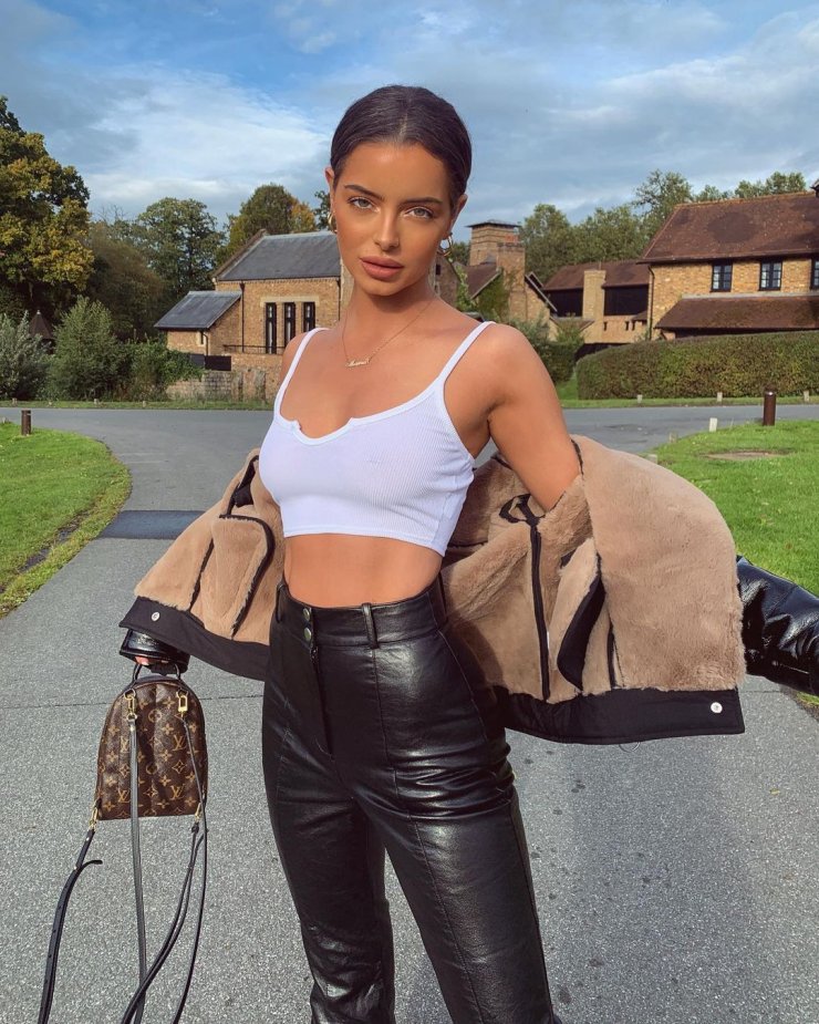 Maura Higgins 27