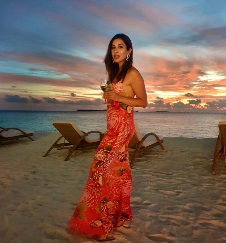 Sophie Choudry 4