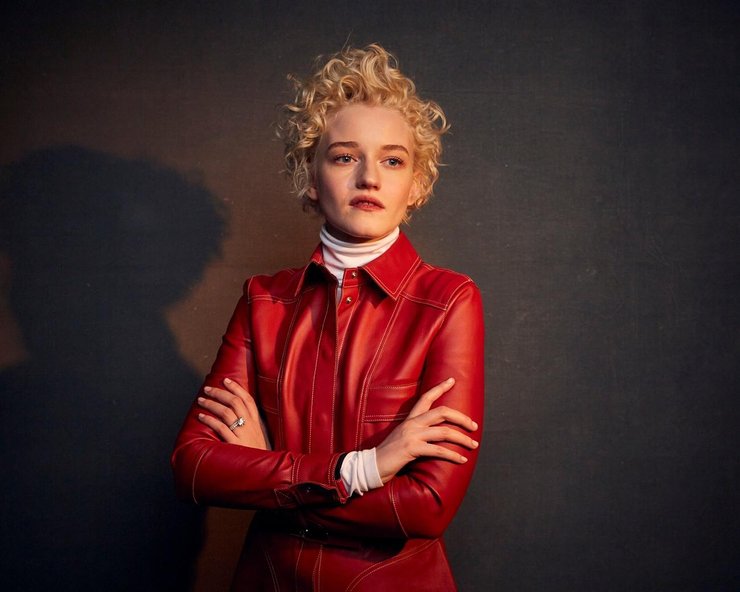 Julia Garner