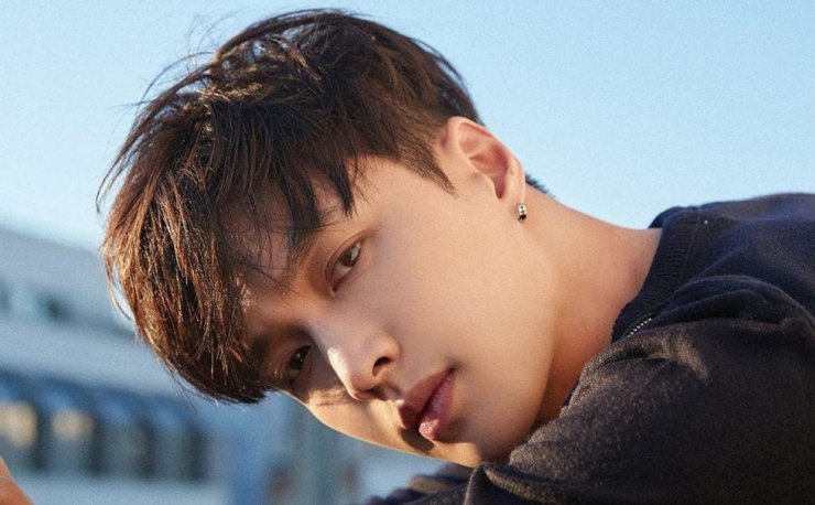 Lay Zhang