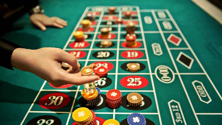 Live Casino: What Is It And How To Play?