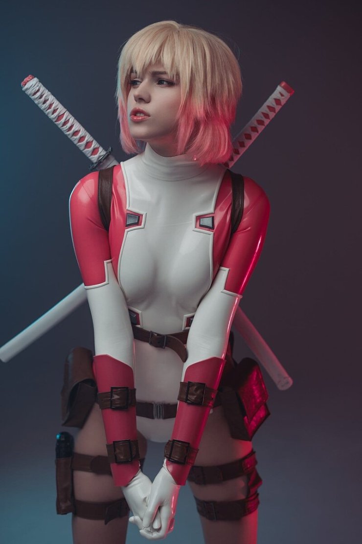 Gwenpool (Marvel) by Shirogane-sama