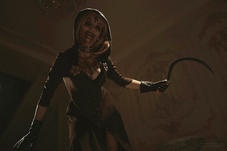 Lady Dimitrescu (Resident Evil Village) by Anastasia Sallozare